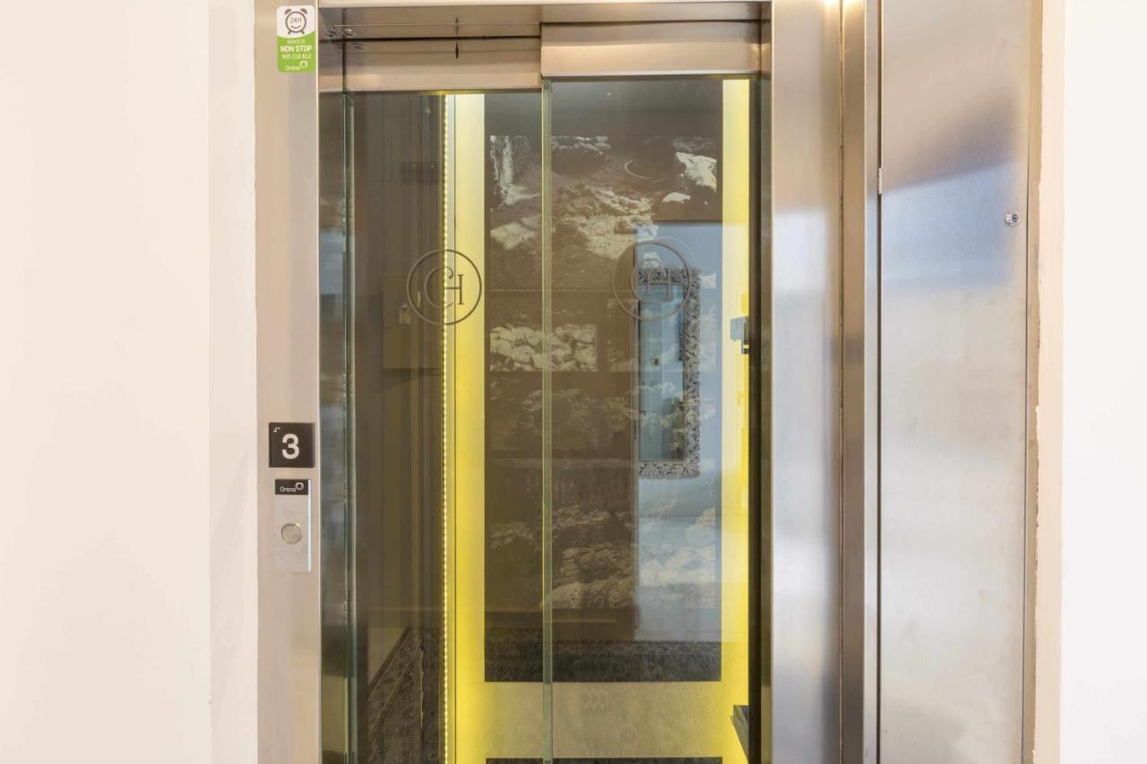 The Clock House Luxury Urban Suites マラガ 部屋 写真