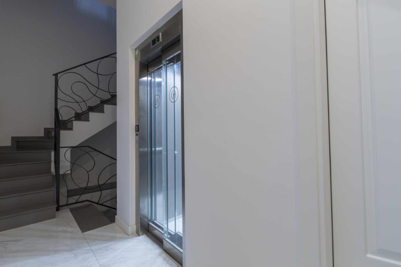 The Clock House Luxury Urban Suites マラガ エクステリア 写真