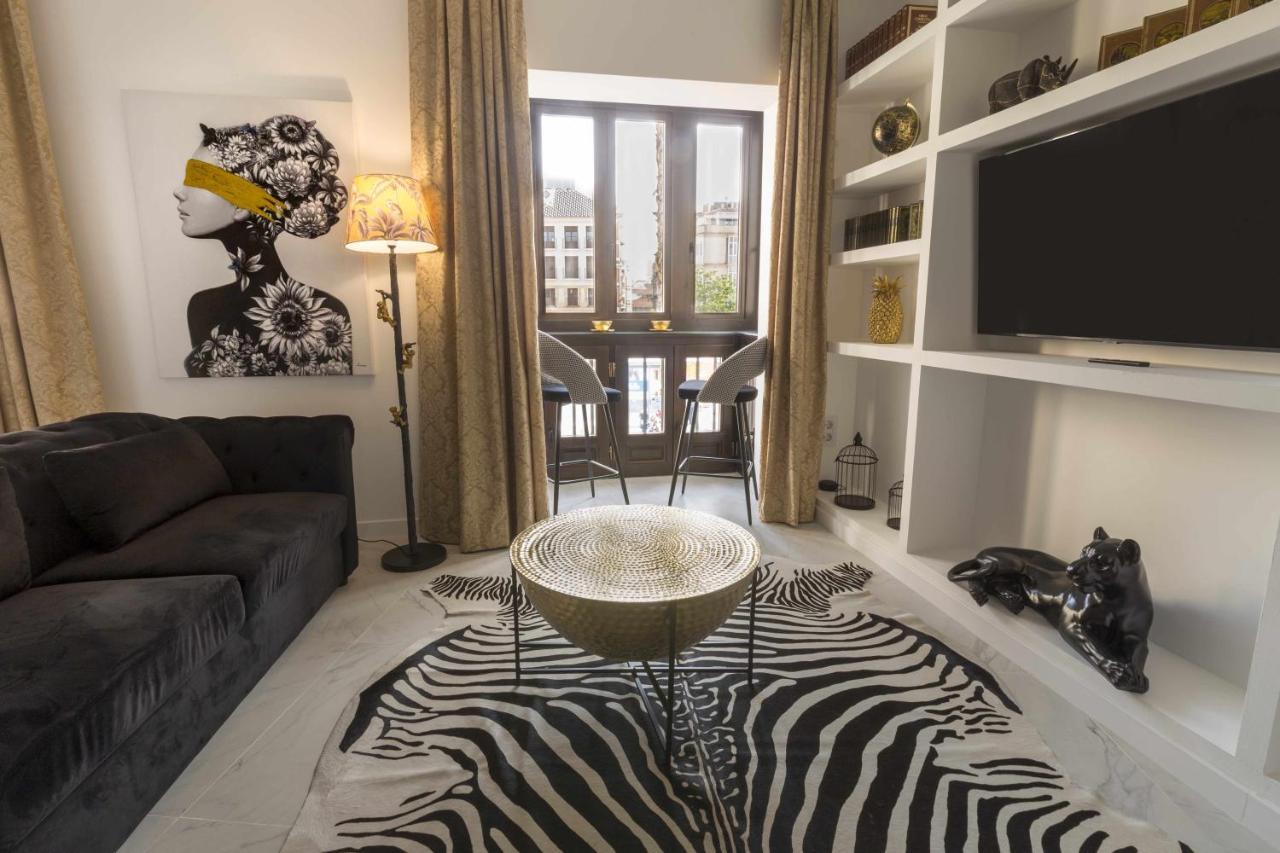 The Clock House Luxury Urban Suites マラガ エクステリア 写真